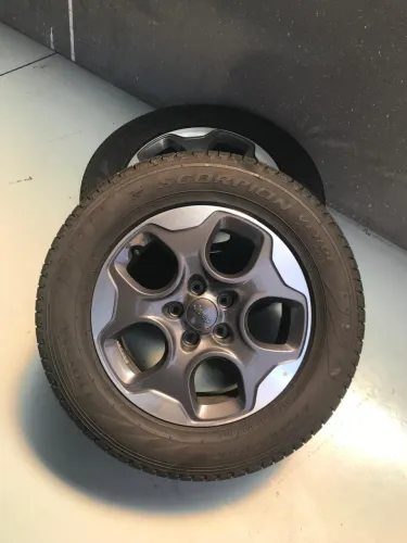 Pneu carro Jeep renegade
