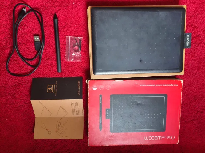 Mesa Digitalizadora One by Wacom CTL-472 - Completa na Caixa