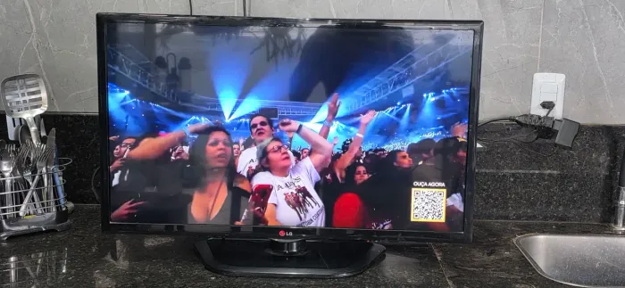 TV LG 32 EM EXCELENTE ESTADO