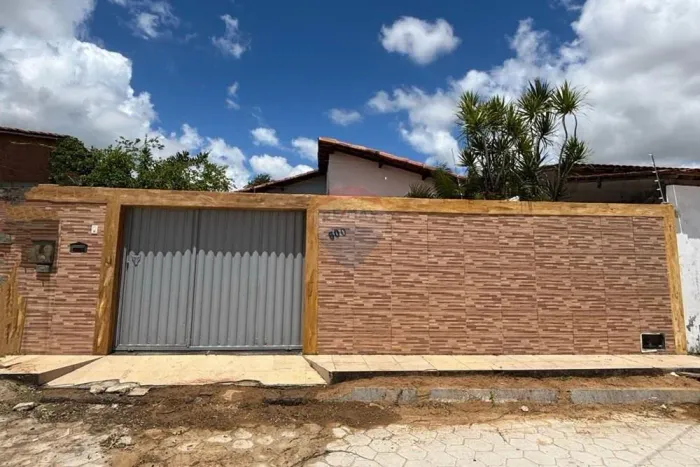 Casa com 3 quartos à venda no bairro Eixo Sul