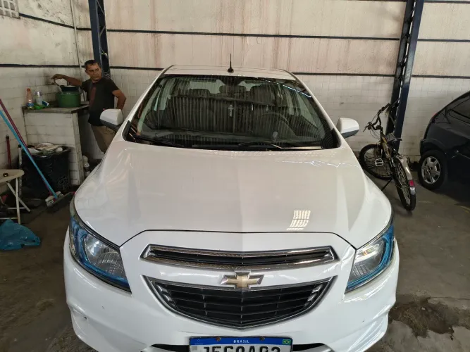 Chevrolet Onix Hatch LT 1.0 8V Flex Power Mec. 4P 2013
