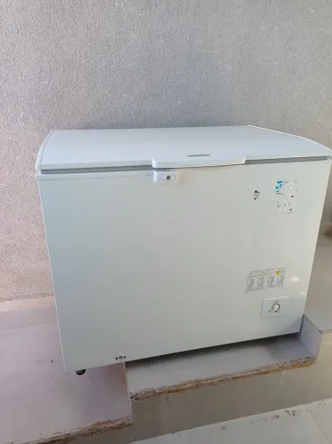 Freezer horizontal semi novo 220v posso entregar Curitiba litoral