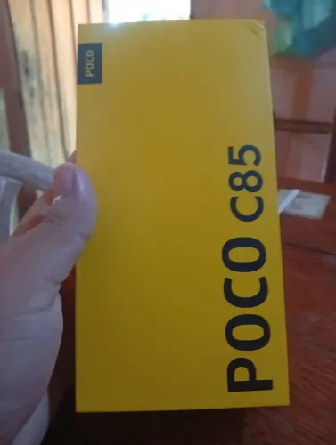Vendo poco c85 semi novo, poucos meses de uso, com carregador e caixa original, sem trinco