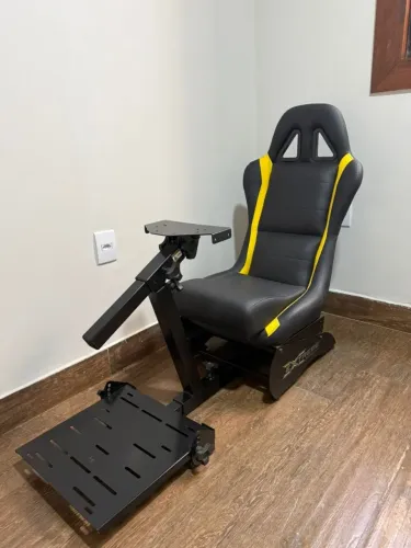 Cockpit Retrátil para Simulação - Extreme Simracing - Preto com Detalhes Amarelos