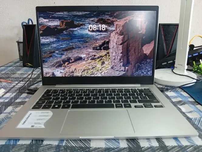  Notebook Samsung Book Go Snapdragon 7c 4GB RAM 128GB 14" Full HD 