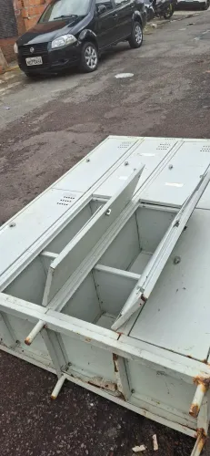 GUARDA VOLUME COM 8PORTAS