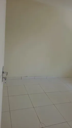 Kitnet, quarto, sala, cozinha, banheiro e quintal