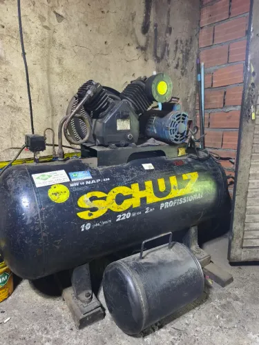 Compressor de Ar Schulz MSV 10 NA/P 220L 2HP Trifásico