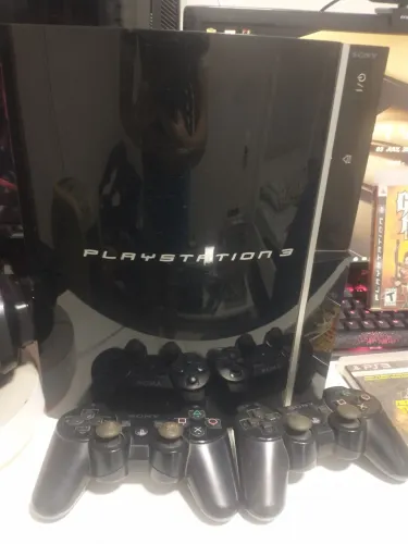 Playstation 3 FAT (PS3) - 2 controles + 4 jogos