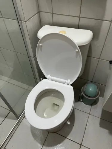VASO SANITÁRIO BRANCO COM CAIXA ACOPLADA