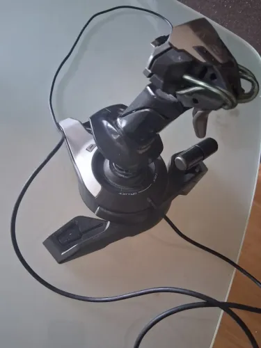 Controle de Voo Mad Catz Cyborg F.L.Y 5 Flight Stick PC