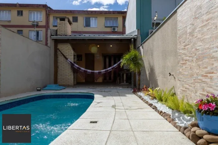 Casa no Partenon de 3 dormitórios - PARA ALUGAR