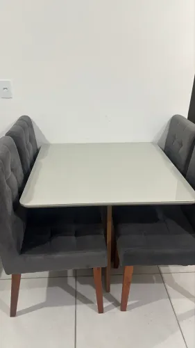 Mesa 4 cadeiras