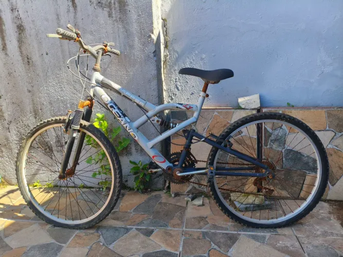 Bicicleta Mountain Bike