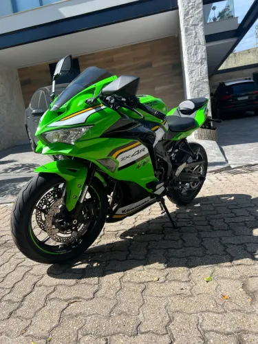 Kawasaki Zx4R 1600 km 