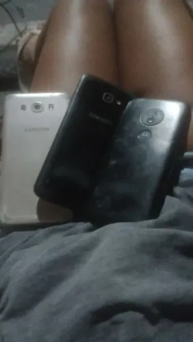 3 celular para retirada de peças os 2 da Samsung 70% de chance pra voltar a funcionar 