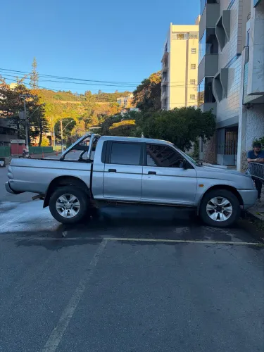Mitsubishi L200 GL 2.5 4X4 CD Diesel 2011