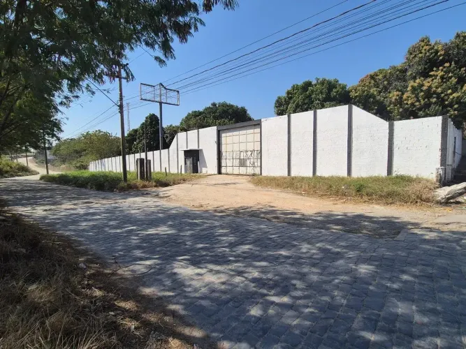 Imóvel para aluguel e venda tem 22000 metros quadrados em Parque Mondesir - Lorena - SP