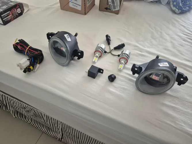 Farol de milha do Renult Clio completo com fiação