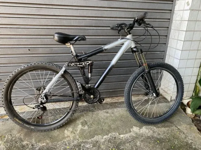 Bicicleta aro 26 Quadro full tamanho 17