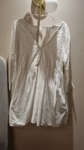 Vestido Branco em Laise P