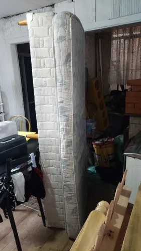 Base box e colchões pra doação