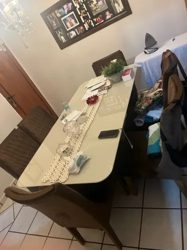 Venda mesa ,cadeiras resistente paguei 3,900