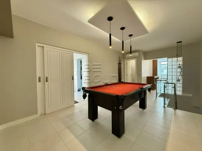 Cobertura com 4 dormitórios em Coqueiros