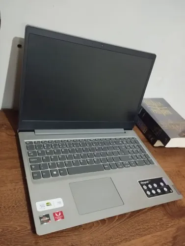 LENOVO IDEAPAD S145 - AMD RYZEN 5 / 12GB RAM / SSD 512GB IMPECÁVEL!