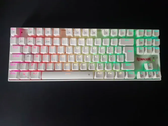 Teclado Mecânico Sem Fio Redragon Kumara Pro RGB - Branco