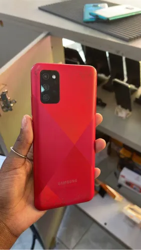 Celular semi novo