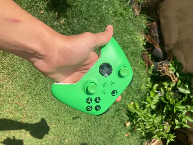CONTROLE XBOX SÉRIES S + BATERIA ?