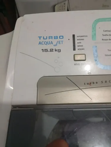 Linda máquina de lavar