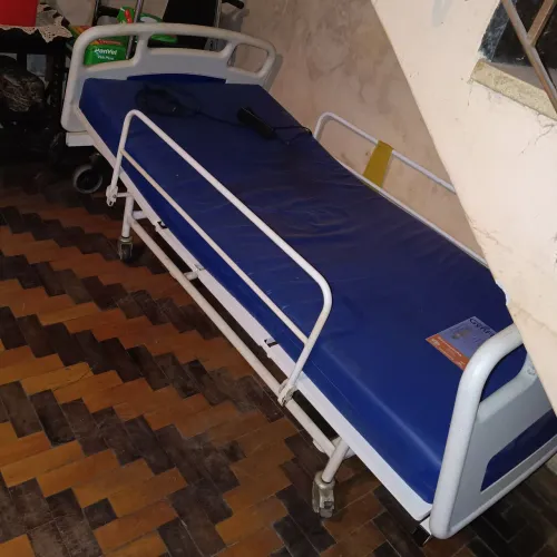 Cama hospitalar elétrica com colchão