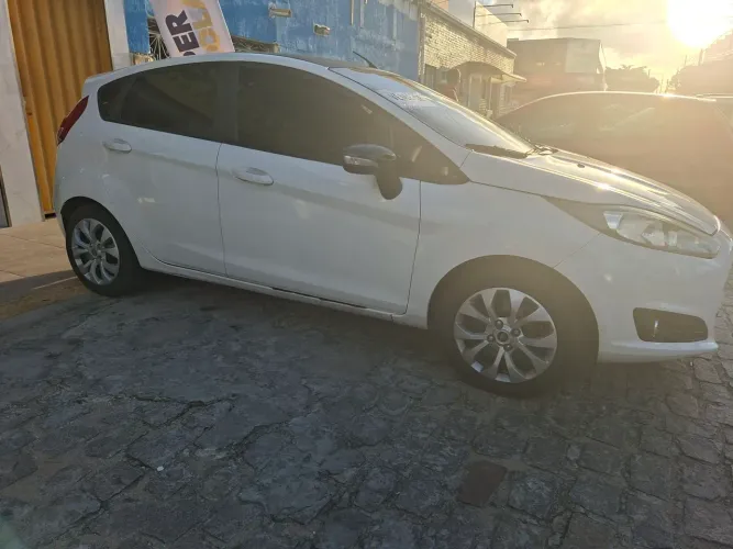 Ford Fiesta 1.5 16V Flex Mec. 5P 2015