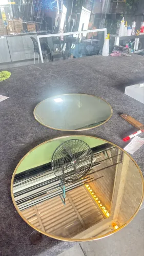 Espelhos 50x50 Redondo com moldura dourada
