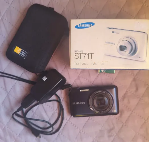 Camera Samsung ST71T - 16.1 Megapixels - Azul marinho