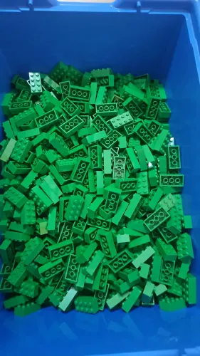 Lego 1000 bricks 2x4