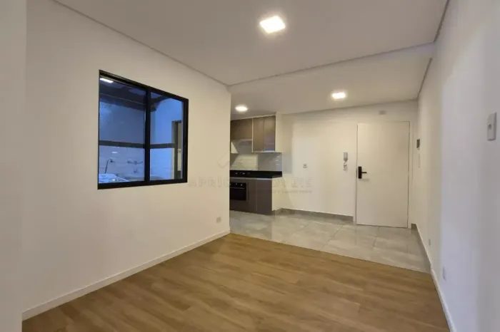 Apartamento sem condomínio com 02 dormitórios para locação, 55m² no bairro Vila Valparaíso