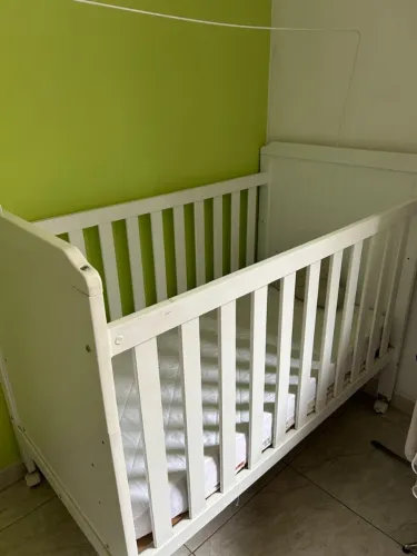 Berço Infantil com colchão 
