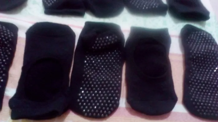 Meias e luvas antislip (Leia o anúncio)
