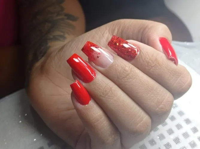 Manicure - Alongamento em Fibra - Agendamento pelo Whats - No Setor Garavelo