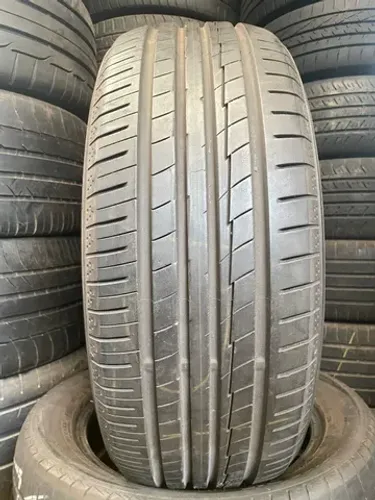 Pneu 225/45/19 Yokohama BluEarth-a semi novo (não é riscado)