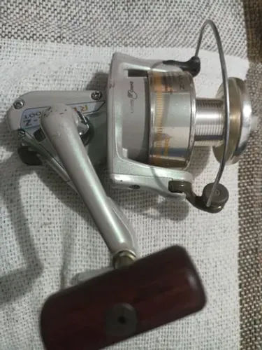 Molinete pesca Daiwa Regal Z 4000T Japão 