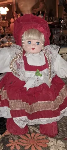 Antiga e Belíssima Boneca em perfeito estado de conservação 