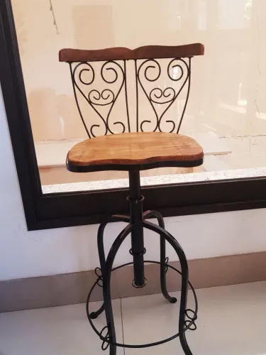 Banqueta Bistrô Ajustável Arabesco Coração 