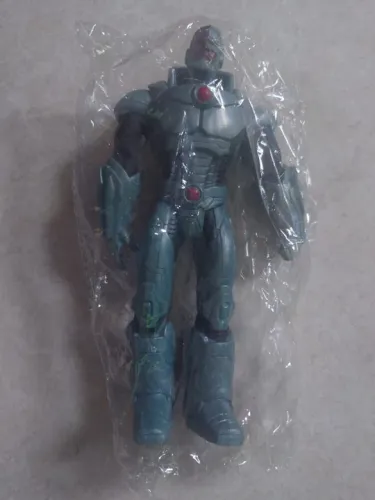 Boneco Cyborg
