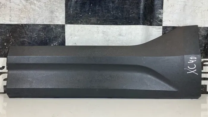 Moldura porta traseira Esquerda Volvo XC40