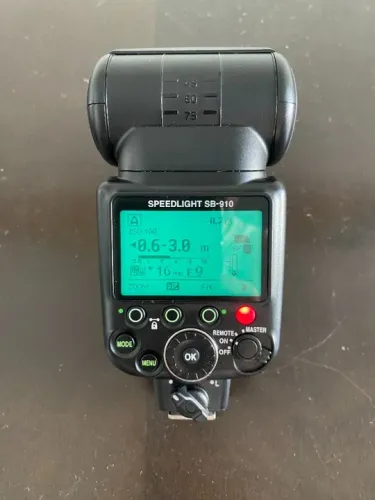 Flash SB 910 com defeito retirada de peças