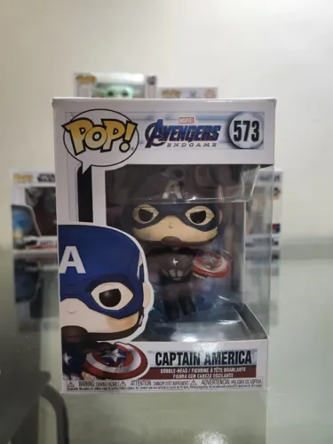 Capitão america endgame funko pop 573 segurando mjolnir e escudo
